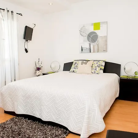 Remos Apartment *